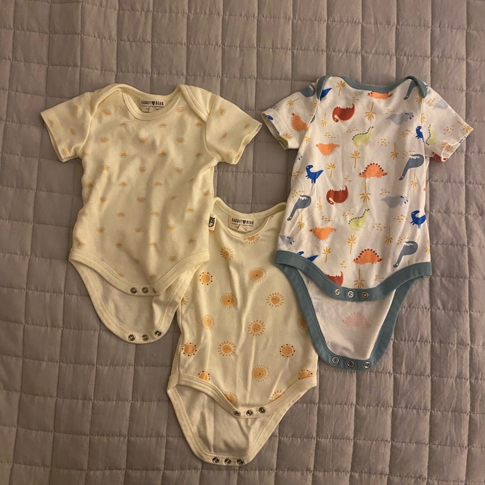 0-3 month baby bodysuit set (3)